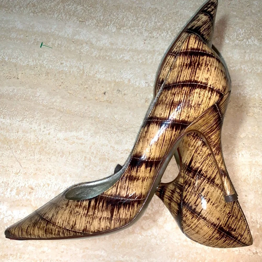 Dolce & Gabbana Brown Patterned Pointed-Toe Stiletto Pumps - Picture 8 of 15